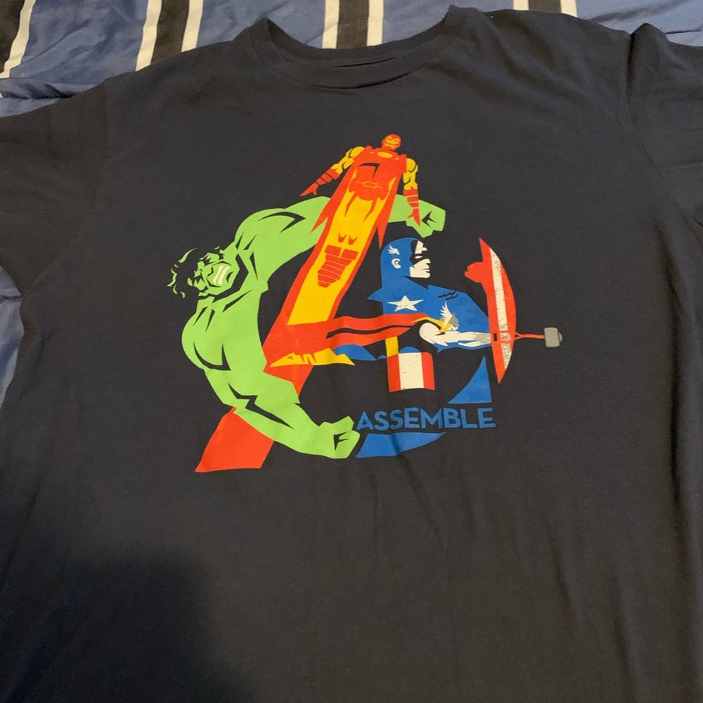 Men’s marvel shirt